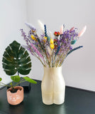 Vaas Bootylicious groot + pastel bloemen